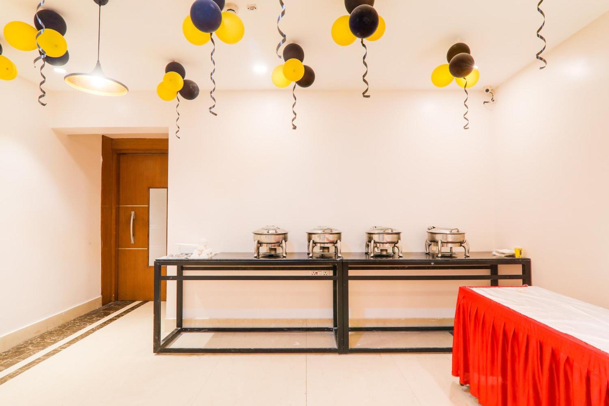 Super Townhouse Viraj Khand Formerly Veridian Inn Chinhat Esterno foto