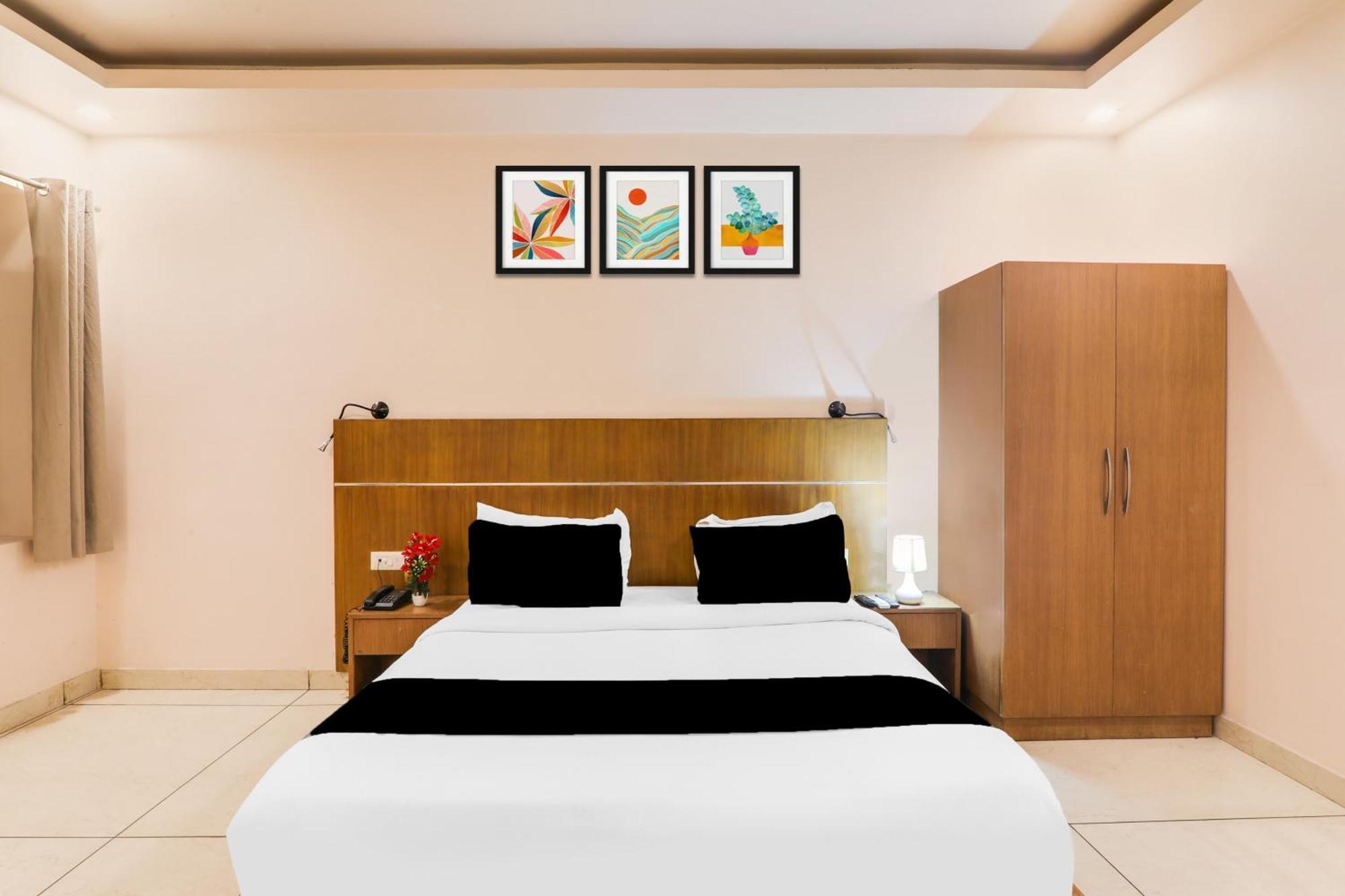 Super Townhouse Viraj Khand Formerly Veridian Inn Chinhat Esterno foto