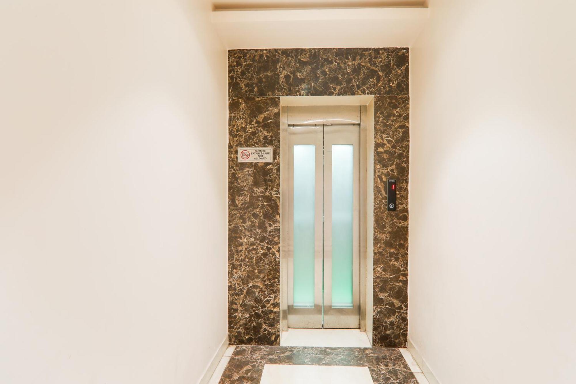 Super Townhouse Viraj Khand Formerly Veridian Inn Chinhat Esterno foto