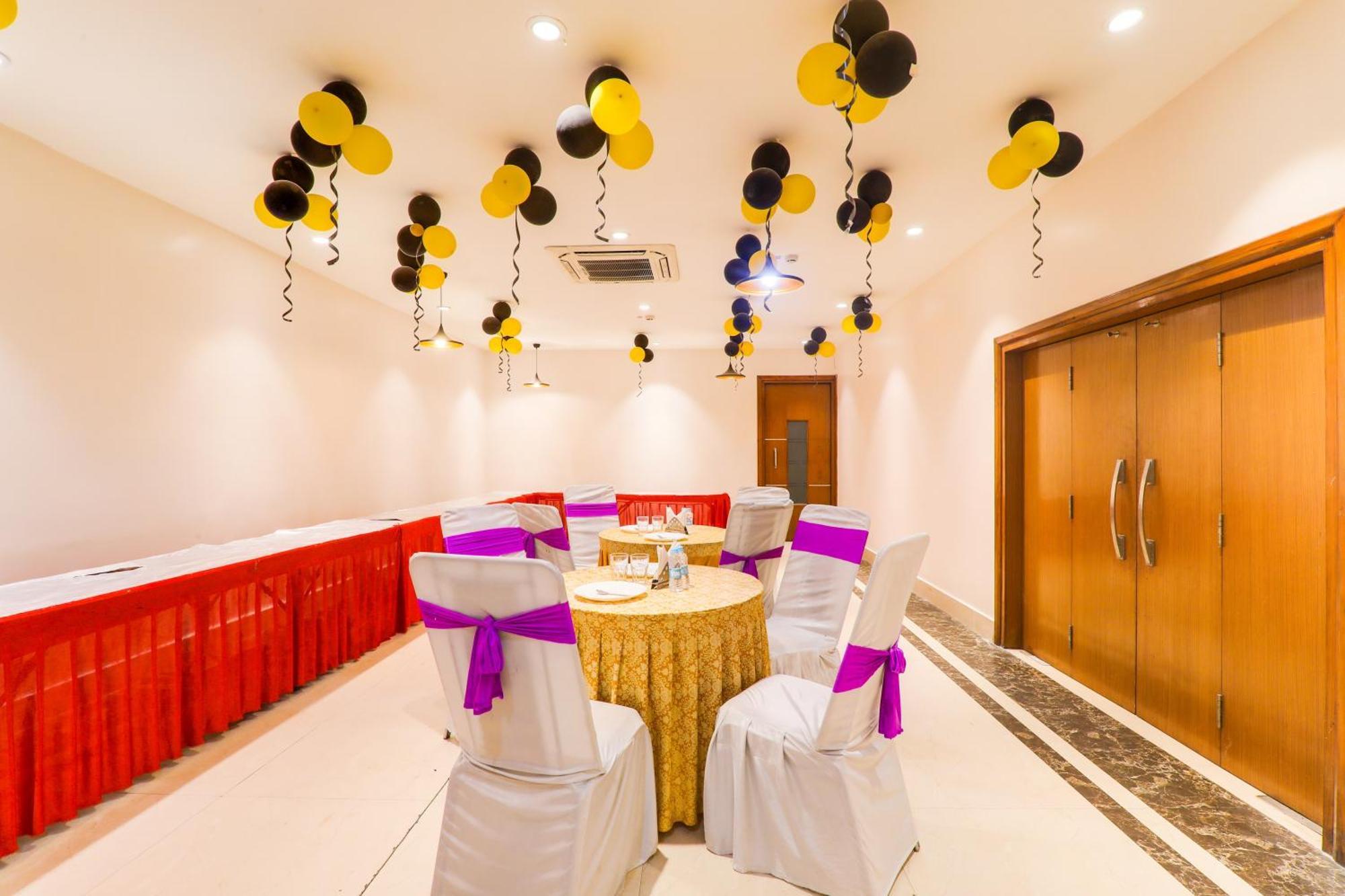 Super Townhouse Viraj Khand Formerly Veridian Inn Chinhat Esterno foto