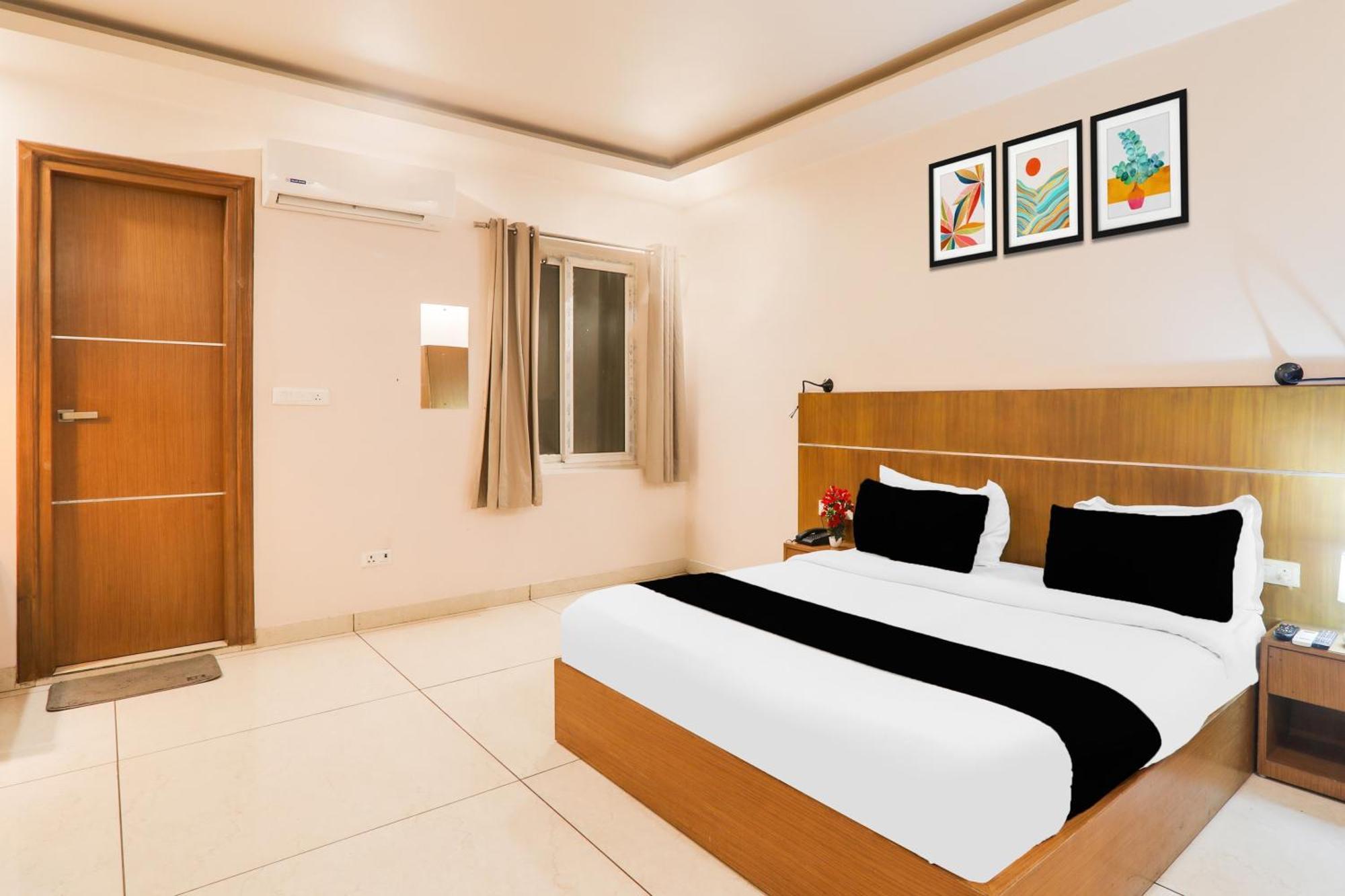 Super Townhouse Viraj Khand Formerly Veridian Inn Chinhat Esterno foto
